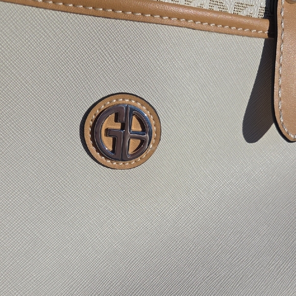 Giani Bernini Tan and Cream Designer Tote - Picture 2 of 16